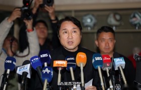 韩足协官员：克林斯曼声称内讧事件影响发挥，不承认战术不足