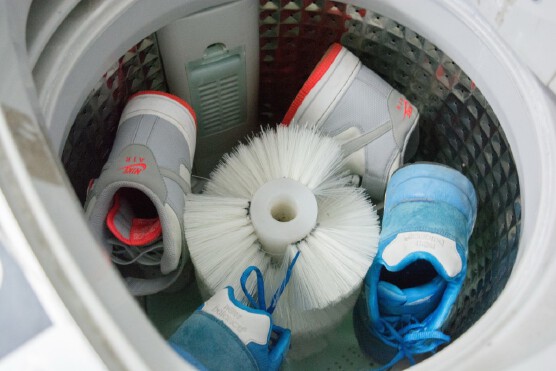 洗鞋机怎么用